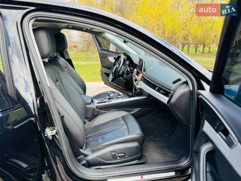 Седан Audi A4 2017 в Киеве