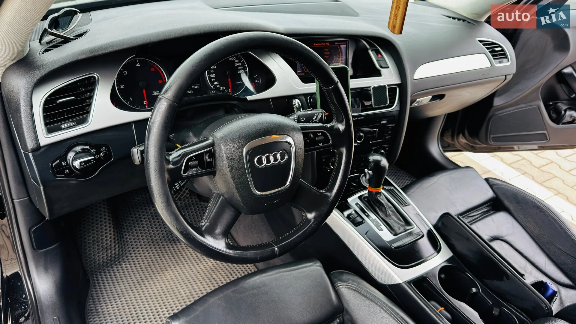 2011 Audi A4 - мініатюра 3
