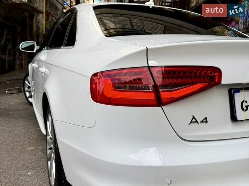 Седан Audi A4 2014 в Одессе