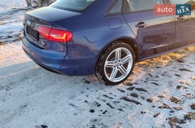 Седан Audi A4 2015 в Рівному