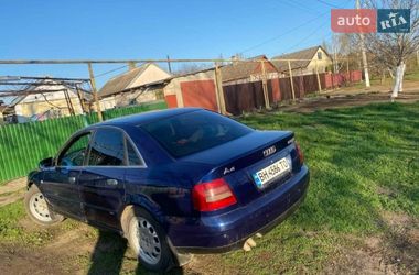 Седан Audi A4 2000 в Раздельной