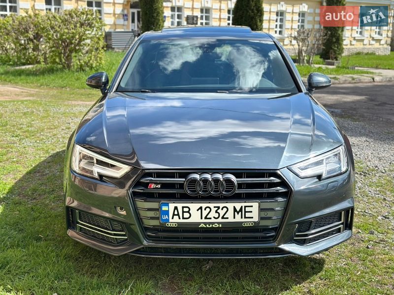 Седан Audi A4 2017 в Виннице