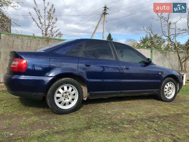 Седан Audi A4 1998 в Лесном Хлебичине