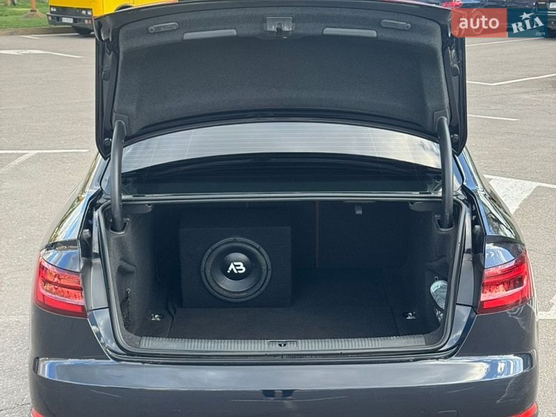 Седан Audi A4 2017 в Києві