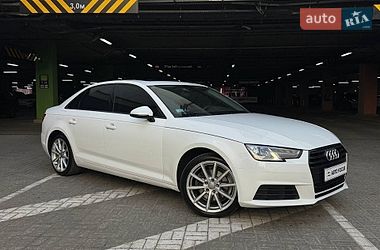 Седан Audi A4 2016 в Киеве