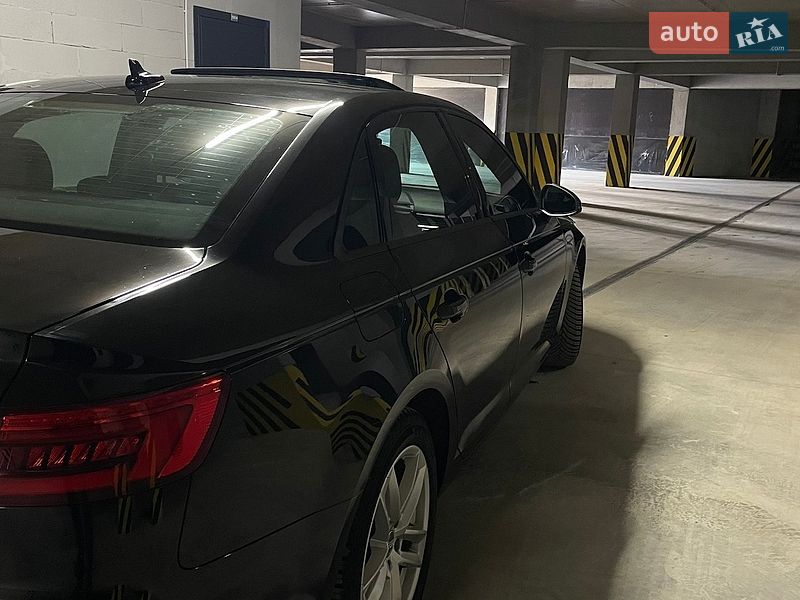 Седан Audi A4 2016 в Черновцах
