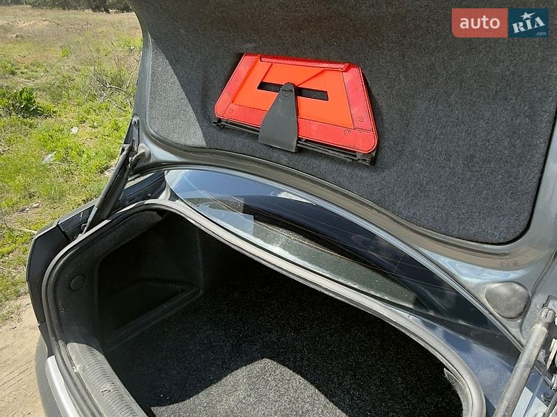 Седан Audi A4 2002 в Днепре