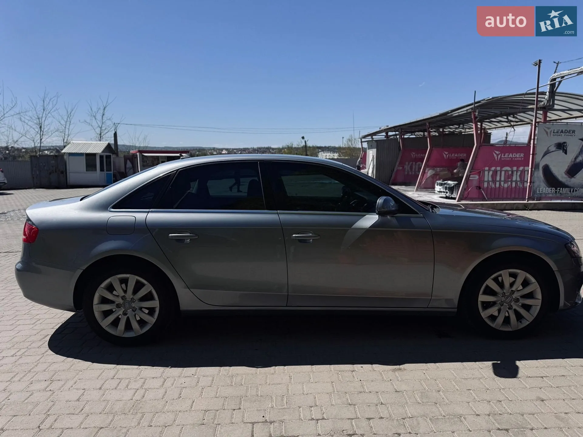 2010 Audi A4 - мініатюра 10