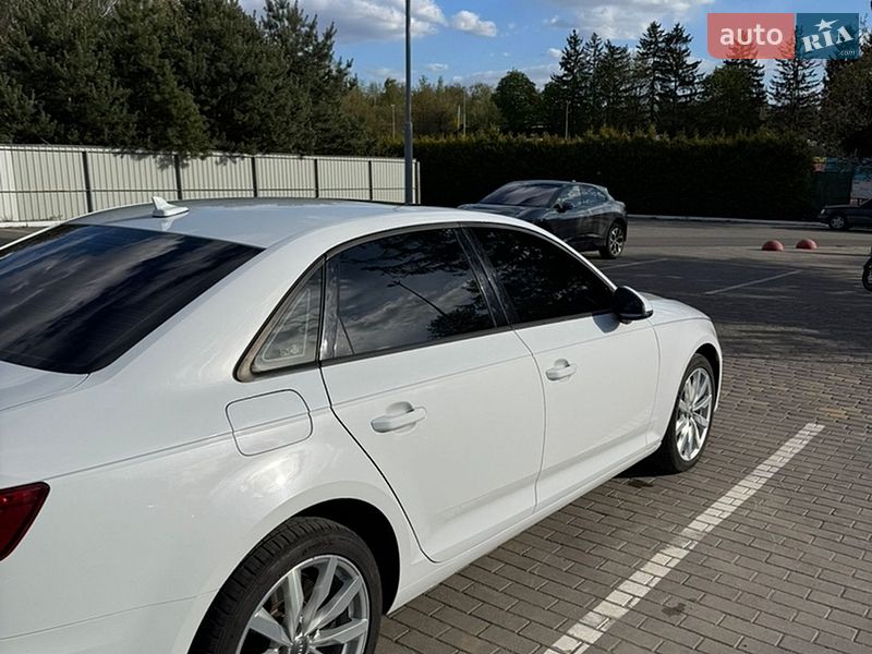 Седан Audi A4 2016 в Луцке