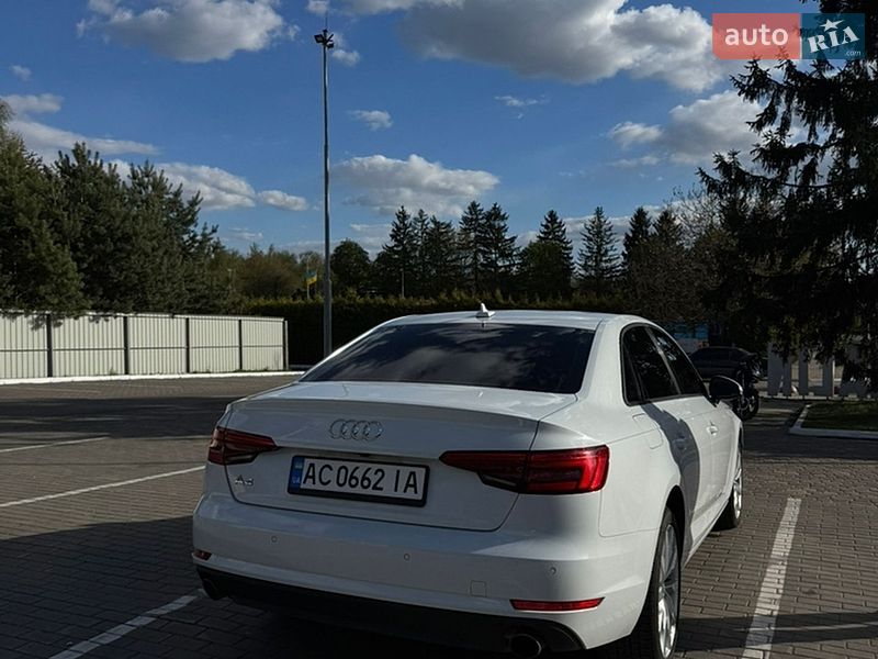 Седан Audi A4 2016 в Луцке