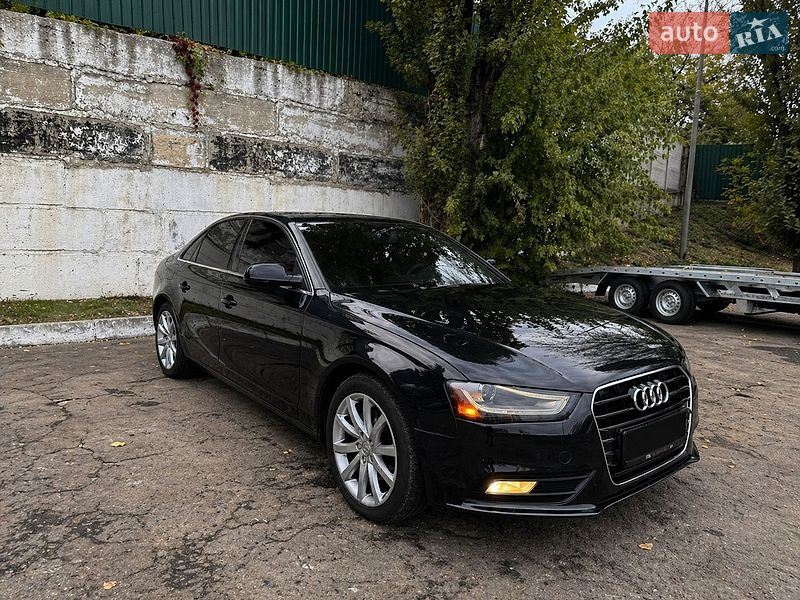 Седан Audi A4 2012 в Киеве
