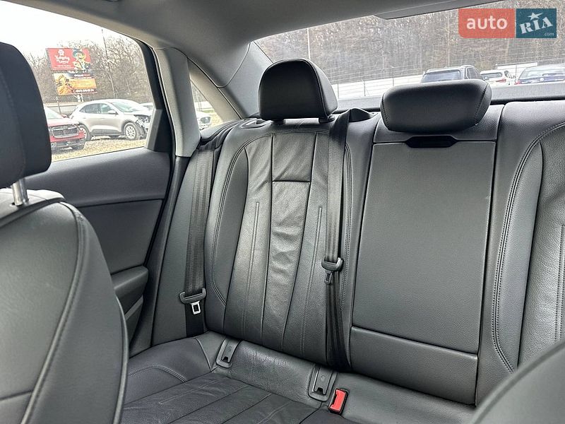 Седан Audi A4 2017 в Львове