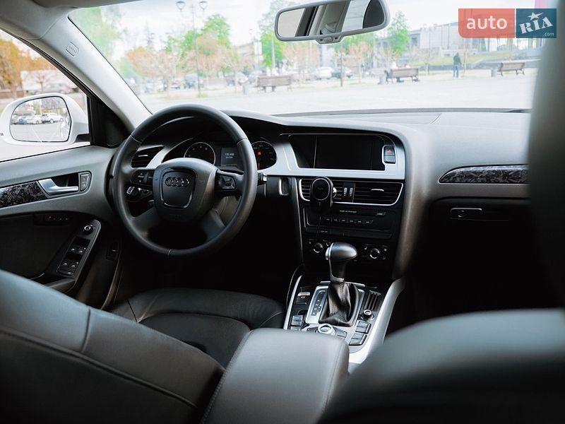 Седан Audi A4 2009 в Запорожье