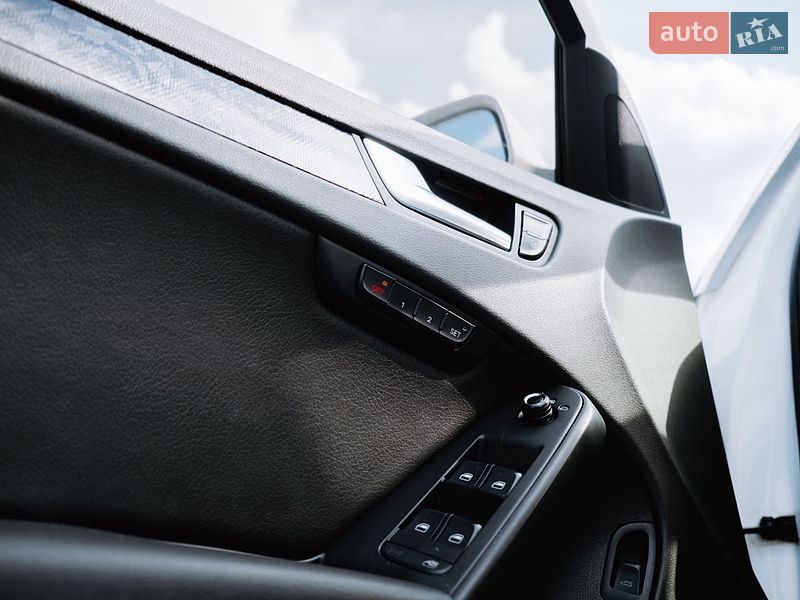 Седан Audi A4 2009 в Днепре