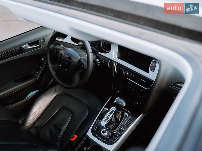 Седан Audi A4 2009 в Днепре