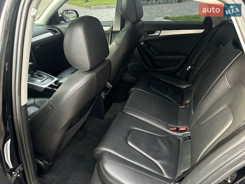 Седан Audi A4 2012 в Києві
