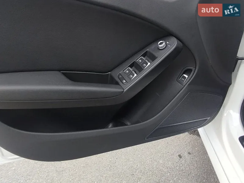 Audi A4 2015 VIN WAUAFAFL6GA004517 фото оголошення 23 з 65