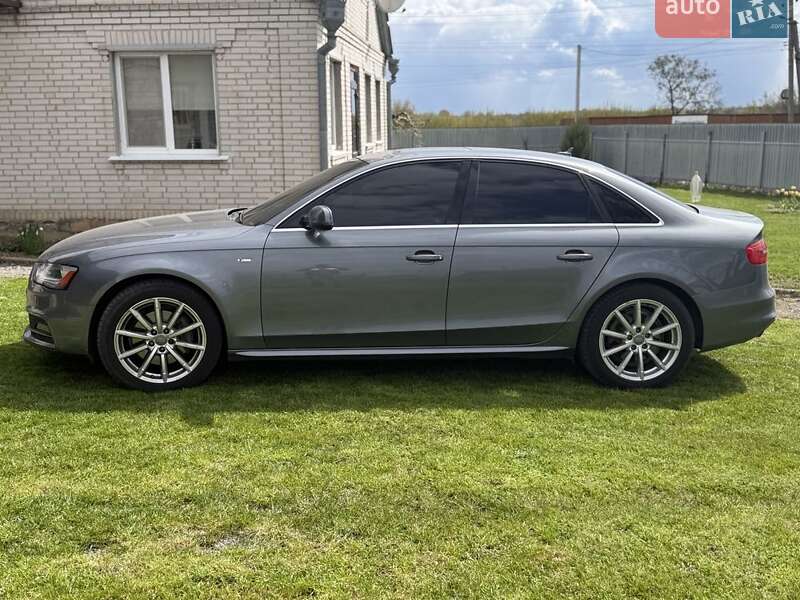 Седан Audi A4 2015 в Киеве