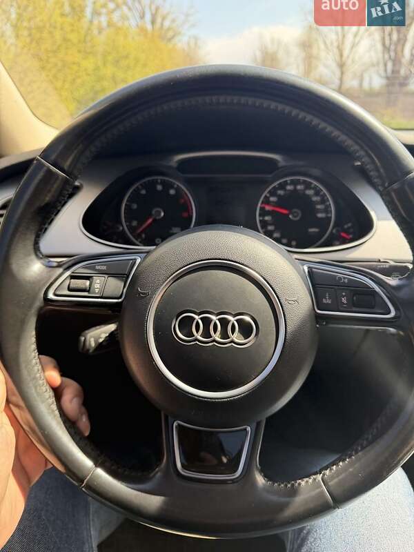 Седан Audi A4 2015 в Києві