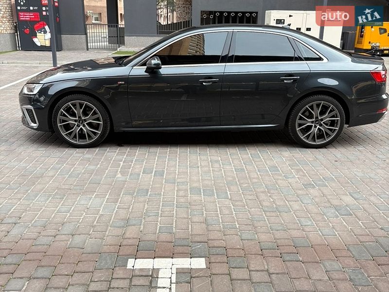 Седан Audi A4 2019 в Днепре