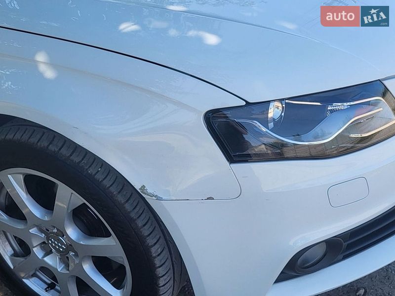 Седан Audi A4 2010 в Днепре