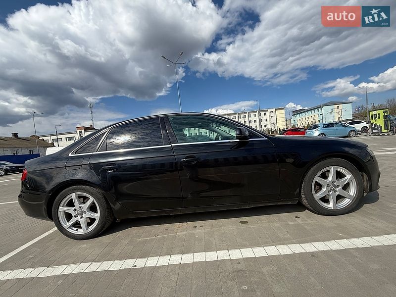 Седан Audi A4 2010 в Виннице