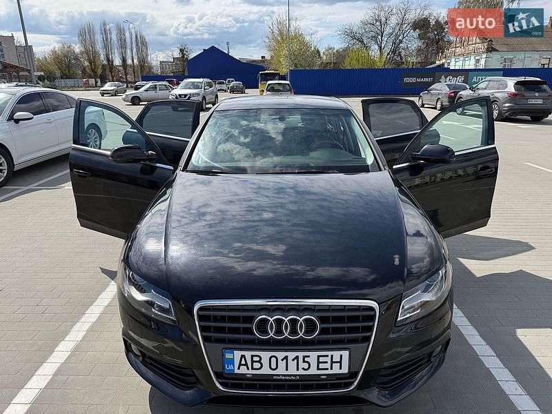 Седан Audi A4 2010 в Виннице