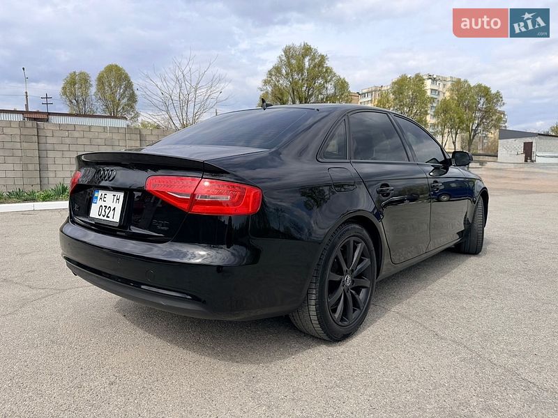 Седан Audi A4 2013 в Каменском