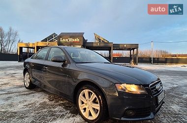 Седан Audi A4 2010 в Чернівцях