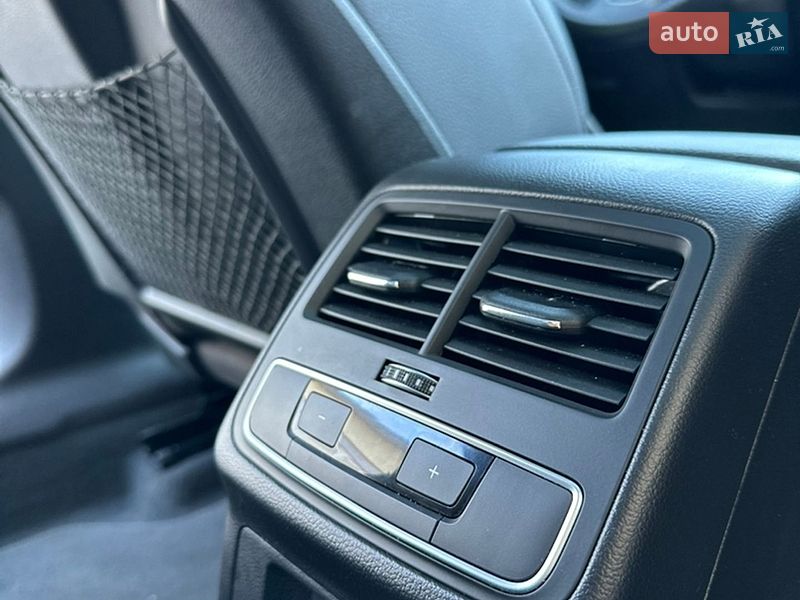 Седан Audi A4 2018 в Дрогобичі