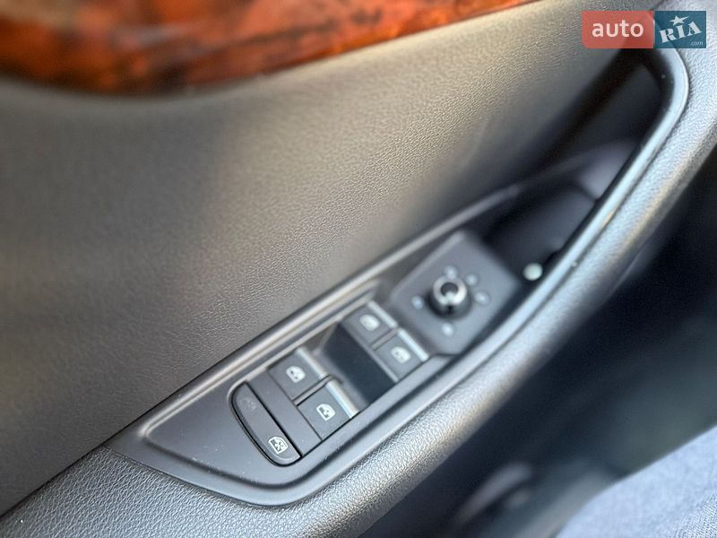 Седан Audi A4 2017 в Киеве