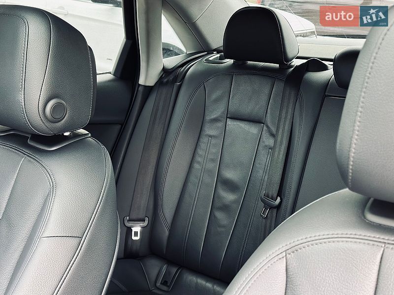 Седан Audi A4 2016 в Кременчуге