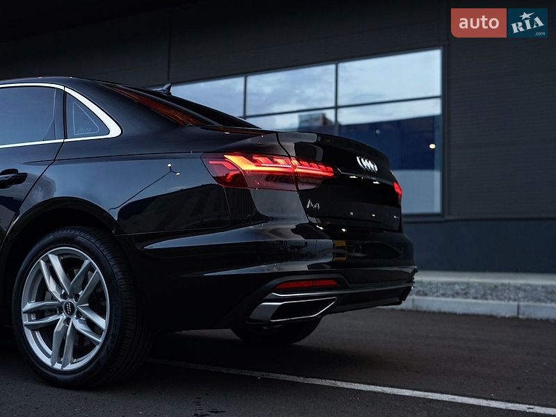 Седан Audi A4 2020 в Львові