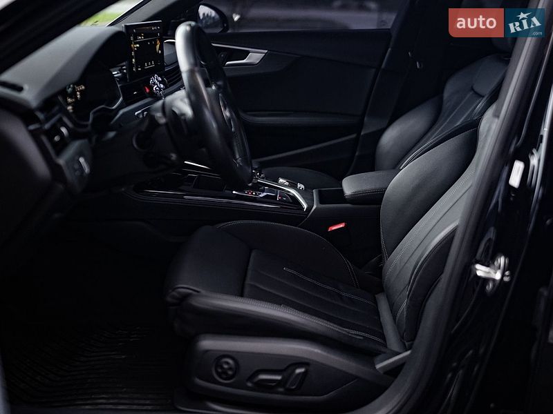 Седан Audi A4 2020 в Львові
