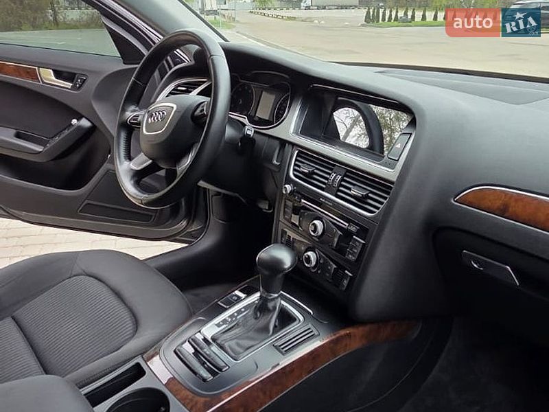 Седан Audi A4 2012 в Києві