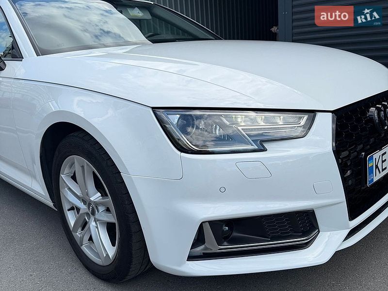 Седан Audi A4 2017 в Днепре