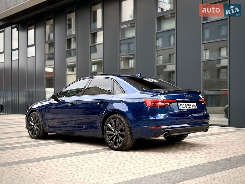 Седан Audi A4 2016 в Львове