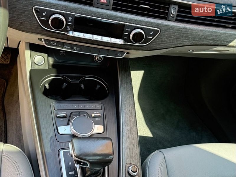 Седан Audi A4 2018 в Тернополі
