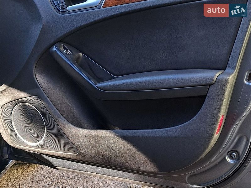 Седан Audi A4 2012 в Новомосковську