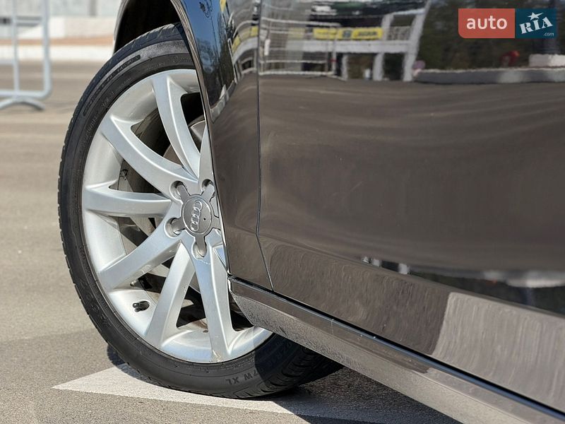 Седан Audi A4 2012 в Одесі