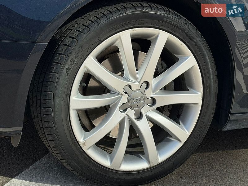 Седан Audi A4 2012 в Одесі