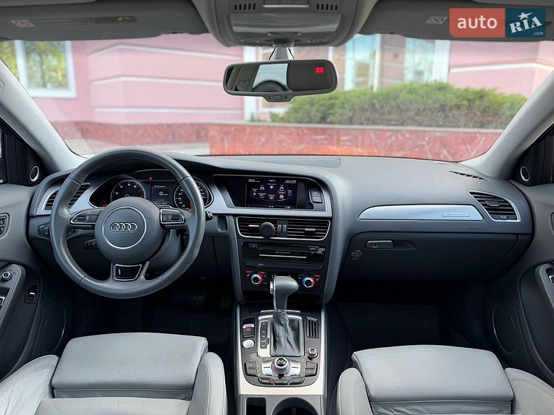 Седан Audi A4 2012 в Одесі