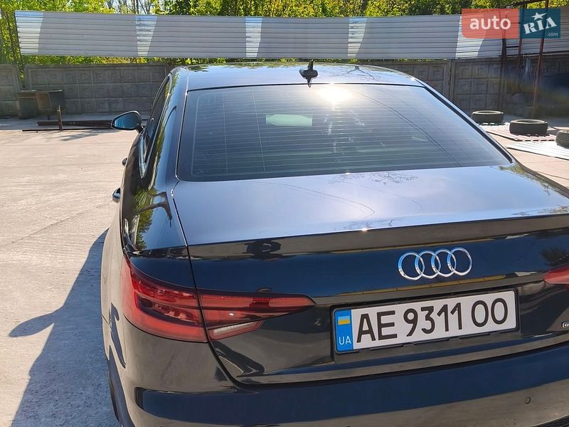 Седан Audi A4 2018 в Кривому Розі
