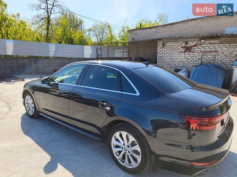 Седан Audi A4 2018 в Кривому Розі