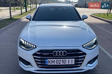 Седан Audi A4 2022 в Житомирі