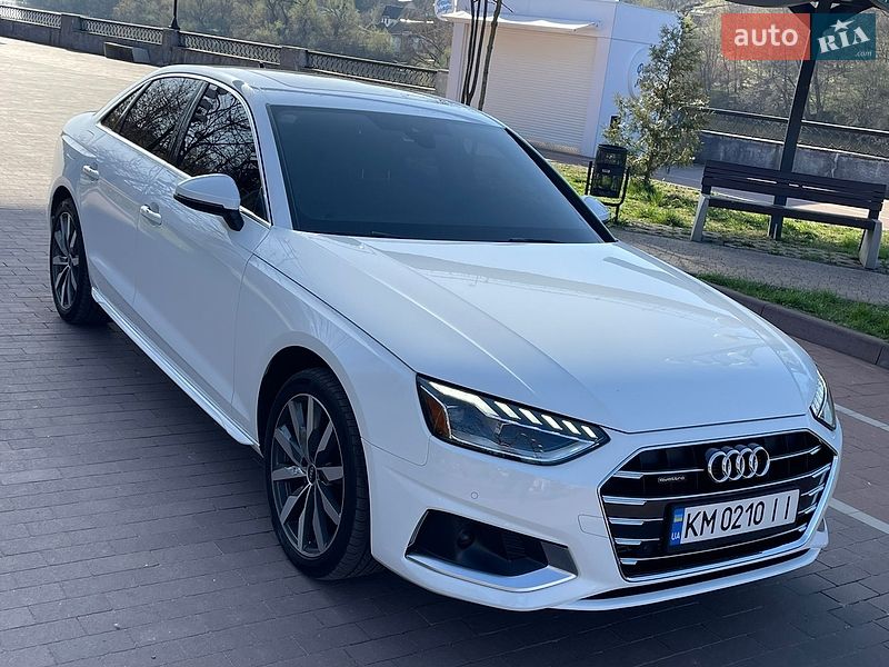 Седан Audi A4 2022 в Житомирі
