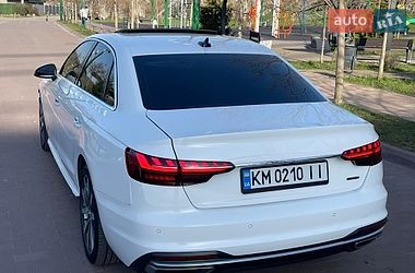 Седан Audi A4 2022 в Житомирі
