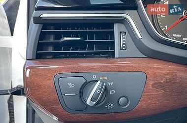 Седан Audi A4 2022 в Житомирі