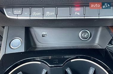 Седан Audi A4 2022 в Житомирі