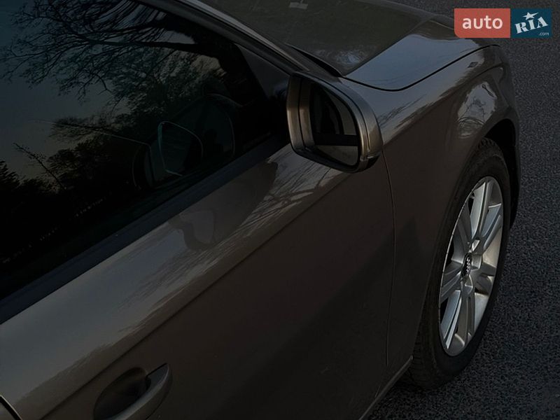 Седан Audi A4 2010 в Кропивницком